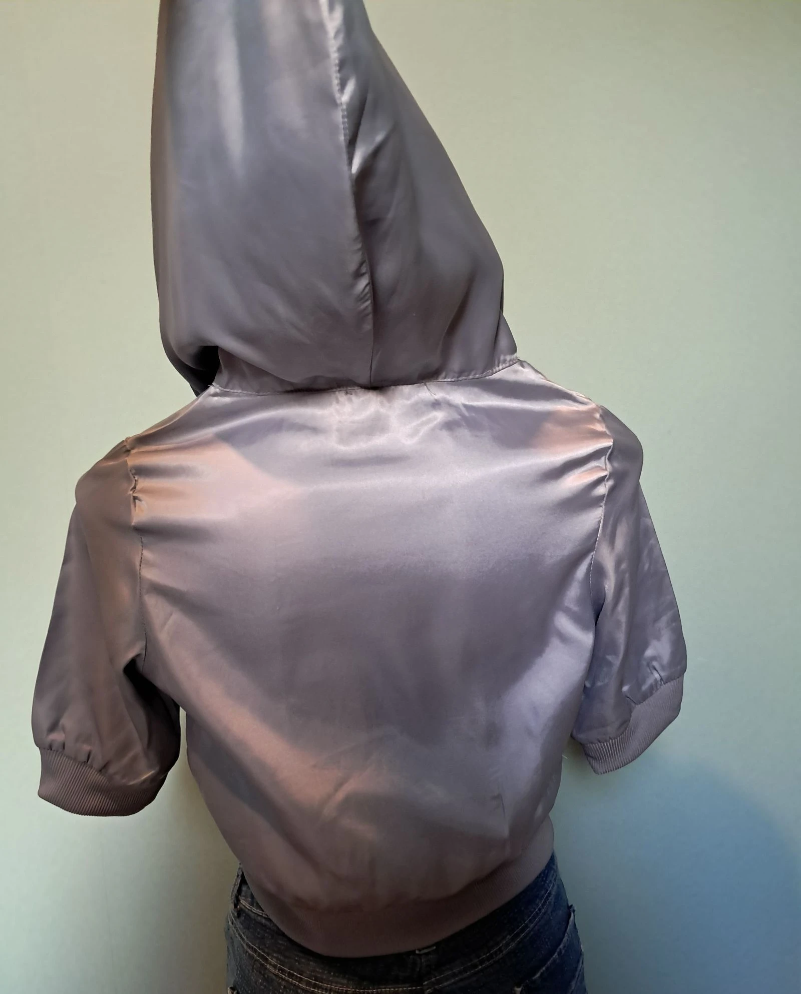 Veste courte légère, effet satiné.  100% fashion. Taille S – photo 3